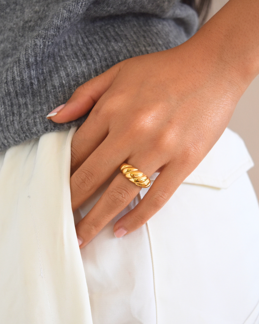 Croisscent - Spiral Ring