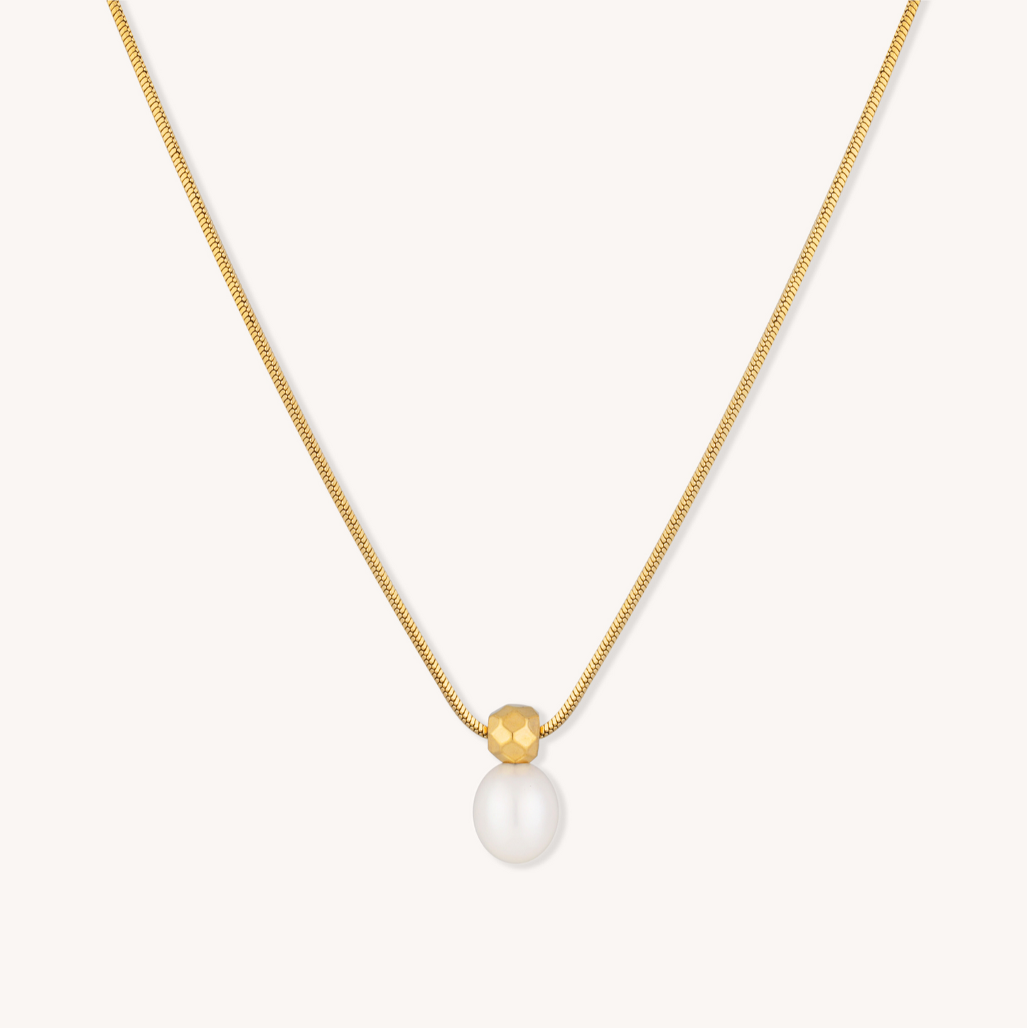 Essence - Pearl Necklace