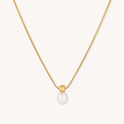 Essence - Pearl Necklace