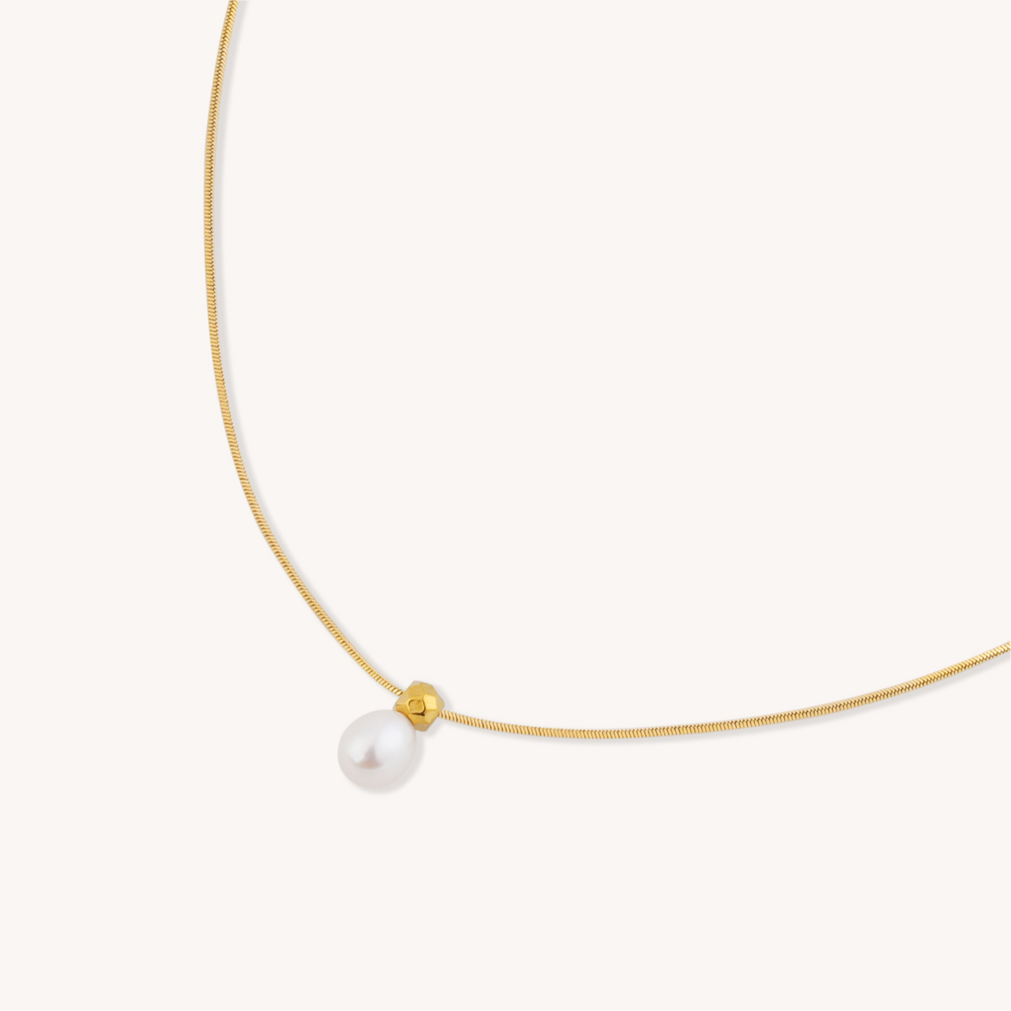 Essence - Pearl Necklace