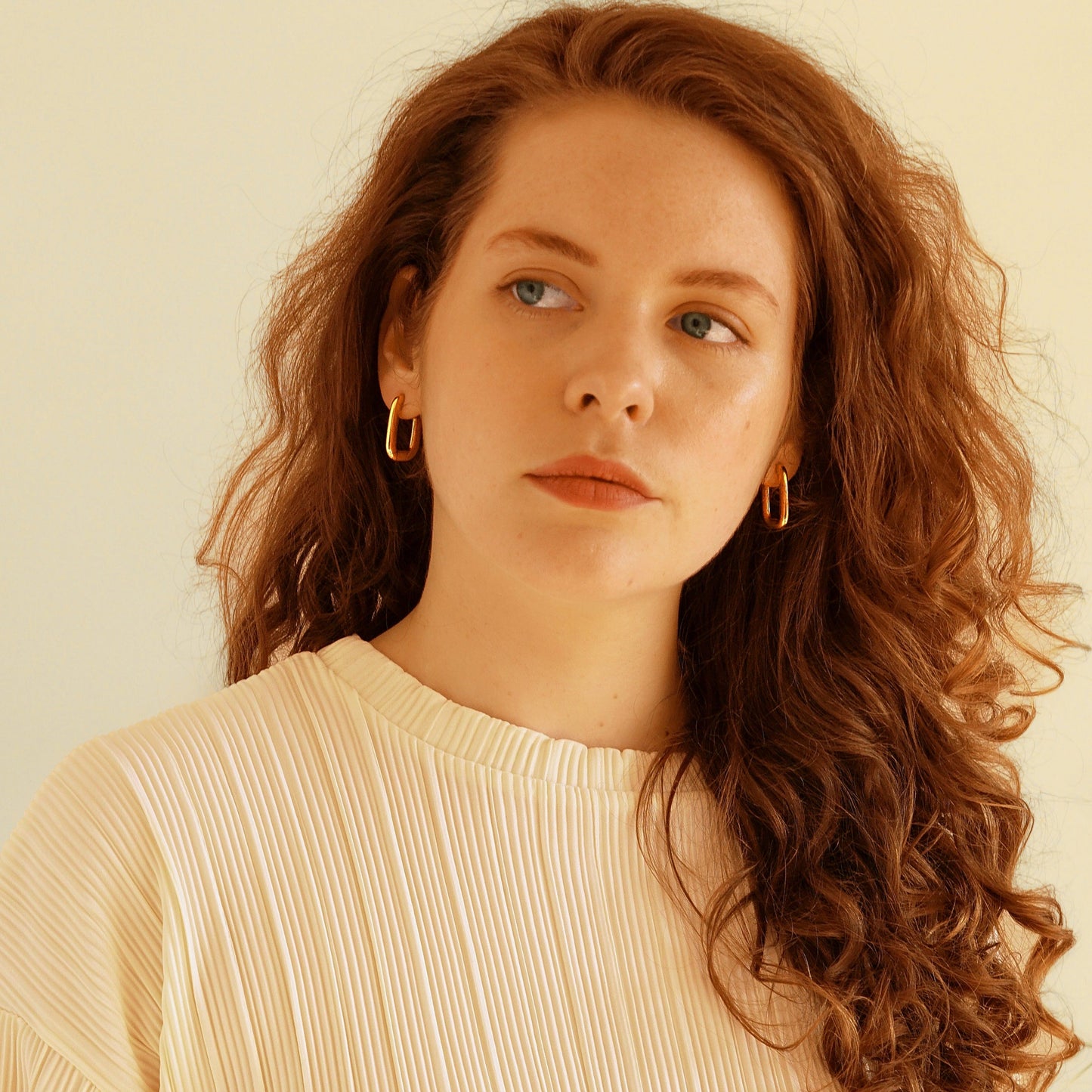 Rhea - Rounded Rectangle Hoops