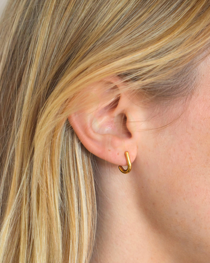Juno - Minimalistic Earring
